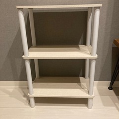 オフホワイト　ラック　本棚の画像