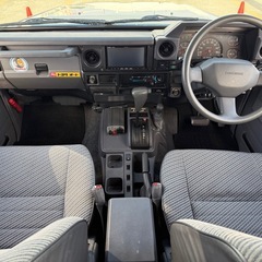 トヨタランドクルーザー70 LX ナローボディ リフトアップ 前後デフロック アルルブルーオールペイント 輸出用ホイールの画像