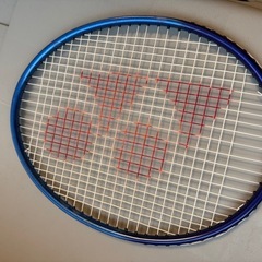 バドミントンラケット2本セット（YONEX＋Winghart）軽い使用・古めモデルの画像