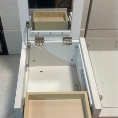 ガラステーブルの画像