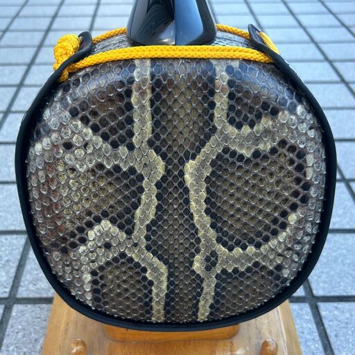 沖縄　三線　知念大工　ちねんでーく　カミゲン　黒木　本皮一枚張り　黒塗り　伝統工芸士製作 沖縄三線知念大工ちねんでーくカミゲン黒木本皮一枚張り黒塗り伝統工芸