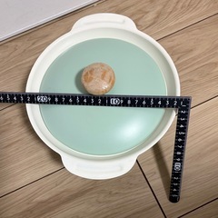 新品未使用 18cm 蓋付き鍋／キャセロール 軽量 薄型 グリーン 木製取っ手の画像