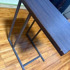 サイドテーブルの画像