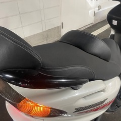【現車確認歓迎です】ヤマハ・マジェスティ125 F i　前後タイヤ新品　グリップヒータ　自賠責1年付き　名義変更込みですの画像