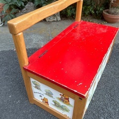 収納付きウッドチェアの画像