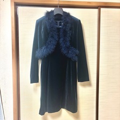 ベロア ワンピース セットアップ ネイビー ファーボレロ付 フォーマル 膝丈の画像