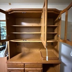 大型食器棚
の画像