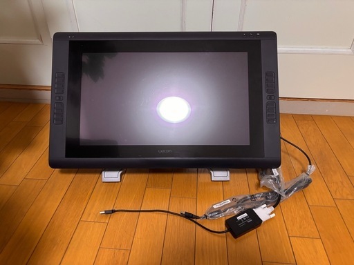 ワコム液晶タブレット DTH-2200（Cintiq 22HD touch）