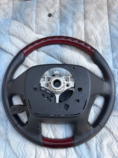 トヨタ　AZK10 SAI ハンドル