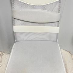 ホワイトデスクチェアの画像