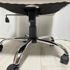 ホワイトデスクチェアの画像