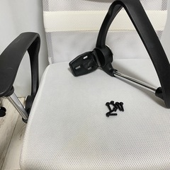 ホワイトデスクチェアの画像