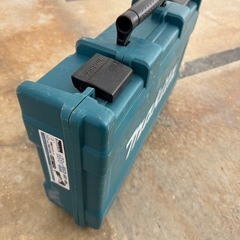 マキタの箱と充電器セットの画像