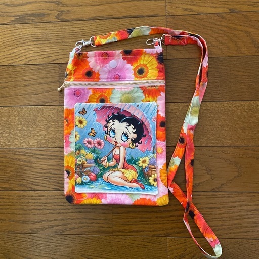 ベティちゃんポシェット (みこ) 関のバッグ《ショルダーバッグ》の中古