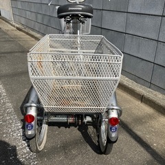 大人用ブリヂストン三輪車の画像