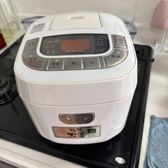 炊飯器の画像