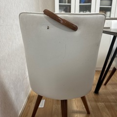 ダイニングテーブルの画像