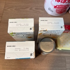 ほほえみ粉ミルク2缶などの画像