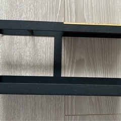 リモコンスタンド ブラック×木目 おしゃれの画像