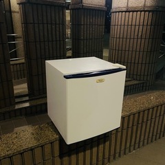 1人用冷蔵庫　46L 冷凍庫つき　人気のアビデラックス製の画像