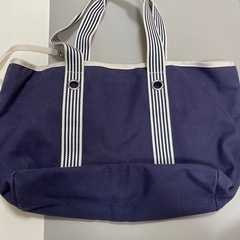 LACOSTE バッグの画像