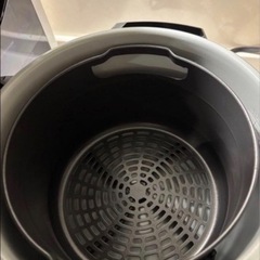 ほぼ新品一回のみ使用⭐︎圧力鍋とエアフライヤー、ネストブロイルラック付きの画像