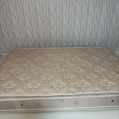 セミダブルのマットレスの画像