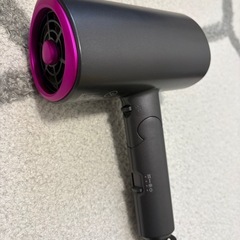 美品！ドライヤー2025年製　の画像