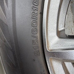 215/60/R16  タイヤ新品同様24年タイヤの画像