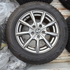 215/60/R16  タイヤ新品同様24年タイヤの画像