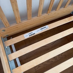 IKEA ベッドフレーム クイーンの画像