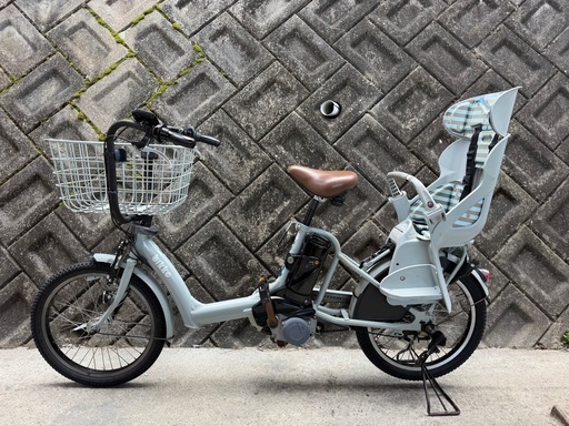 ブリヂストンの電動自転車（チャイルドシート付き） (Telal Jado) 滝谷