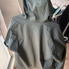 ユニクロ ブロックテックパーカ (日本XL相当) US-Lサイズ【海外モデル】の画像