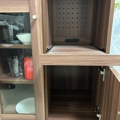 食器棚の画像