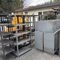 本日9台全てお引き取りできる方のみ。スチールラックの画像