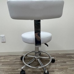 背もたれ付スツール （お掃除キャスター仕様）ホワイトの画像