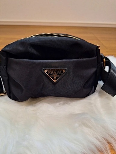 美品PRADAナイロンノベルティバッグ (ZX) 伊丹のノベルティグッズの