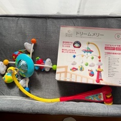 ベビーベッドとメリー
の画像