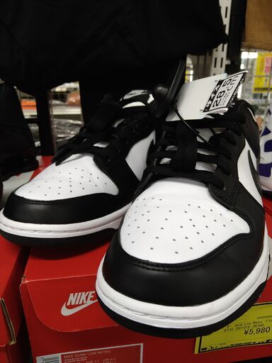 リユースのサカイ浦和店 【H346】ナイキスニーカー dunk Low Retro ブラック×ホワイト DD1319 28.5㎝