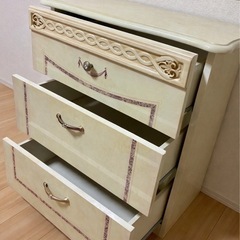 【引越しのため】 エクセレンテ　姫系アンティーク風 3段ナイトチェスト サラ アイボリー／ロココ調の画像