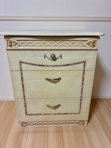 エクセレンテ】姫系アンティーク風 3段ナイトチェスト サラ アイボリー