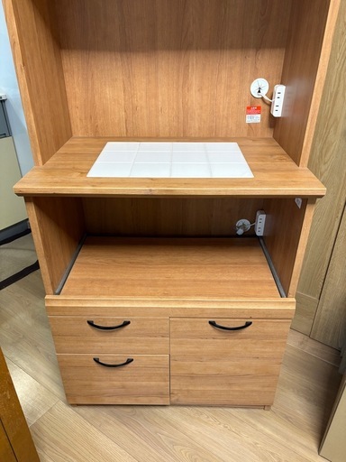 美品キッチンボード】ビーカンパニーコチーナ (ぴっぴ) 田無の収納家具