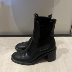 ZARA ブーツの画像