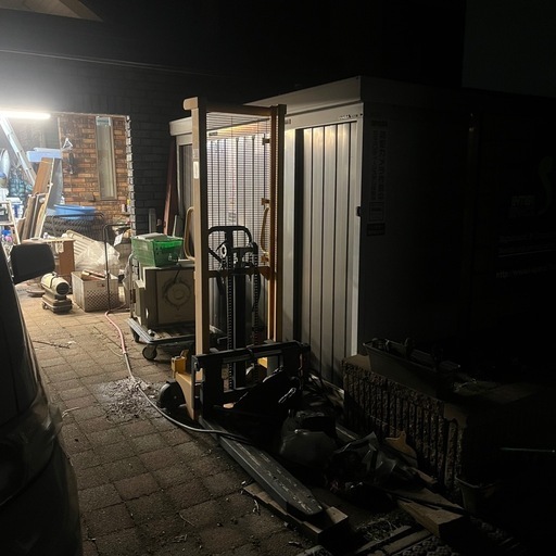 2000kg ハンドフォークリフト　ウマ　