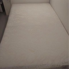 セミダブルベッドの画像