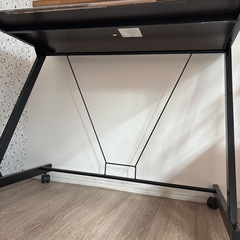 机 可動式 ストッパー付き 黒の画像