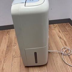 O   シャープ　衣類乾燥機　除湿機　2022年製 CV-P71-Wの画像