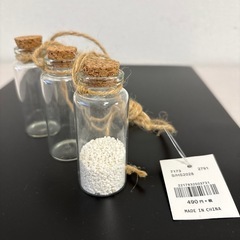 ガラス製ミニボトル３個の画像