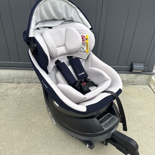 Combi 回転式チャイルドシート ネイビー/グレー (野口貴世) 健軍町の
