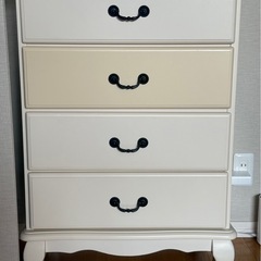 【引取者決まりました】ディズニー  プリンセス調　チェスト＆ローテーブルの画像